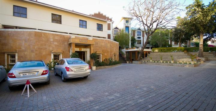 Hotel Hilltone Mount Abu Buitenkant foto