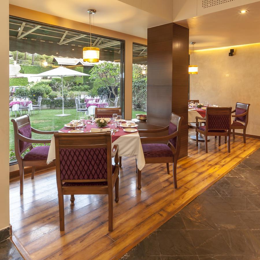 Hotel Hilltone Mount Abu Buitenkant foto